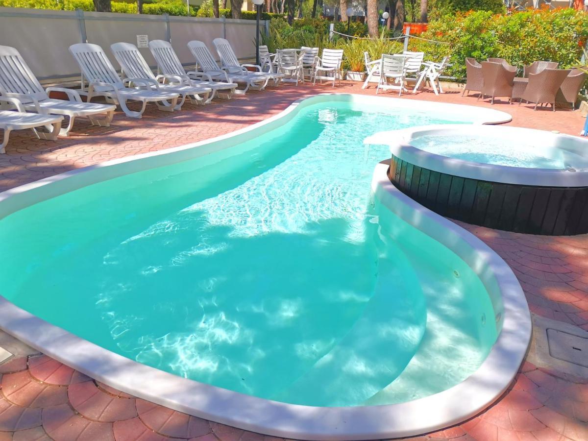Hotel Monaco - Parcheggio Incluso Min 2 Gg Milano Marittima Exteriér fotografie