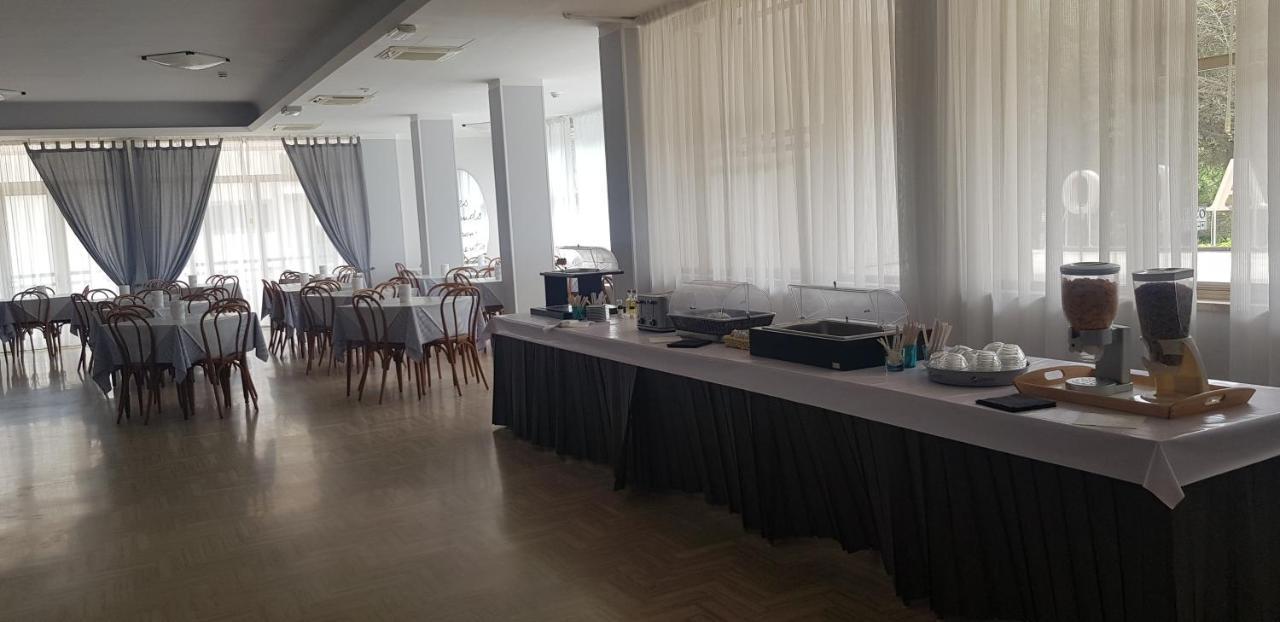 Hotel Monaco - Parcheggio Incluso Min 2 Gg Milano Marittima Exteriér fotografie
