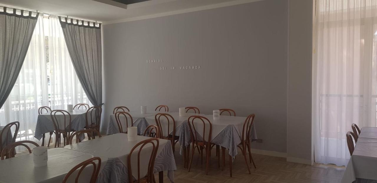 Hotel Monaco - Parcheggio Incluso Min 2 Gg Milano Marittima Exteriér fotografie