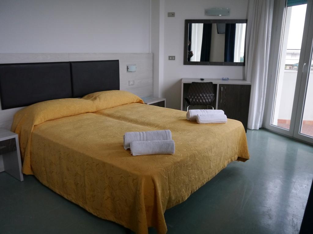 Hotel Monaco - Parcheggio Incluso Min 2 Gg Milano Marittima Exteriér fotografie