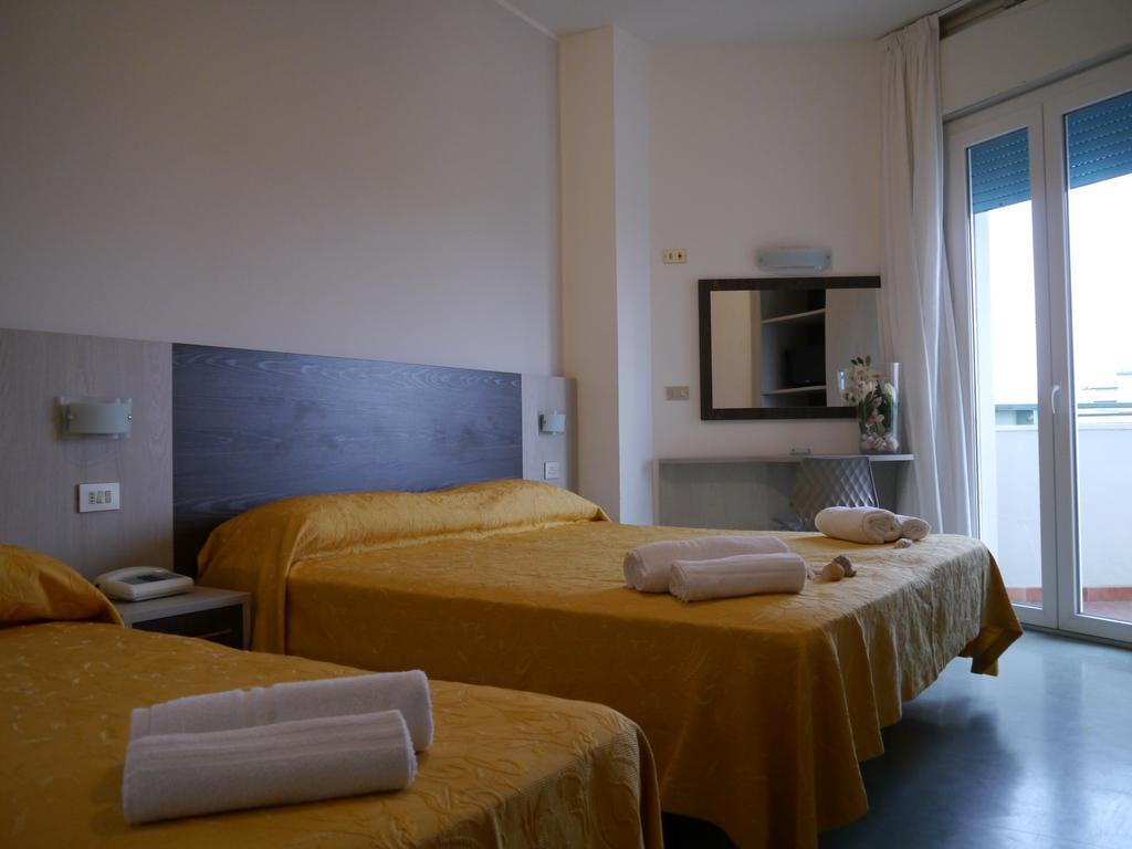 Hotel Monaco - Parcheggio Incluso Min 2 Gg Milano Marittima Exteriér fotografie