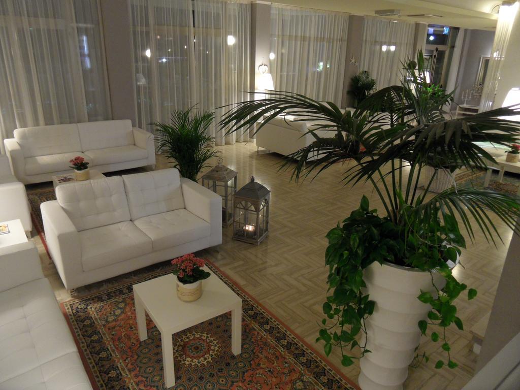Hotel Monaco - Parcheggio Incluso Min 2 Gg Milano Marittima Exteriér fotografie
