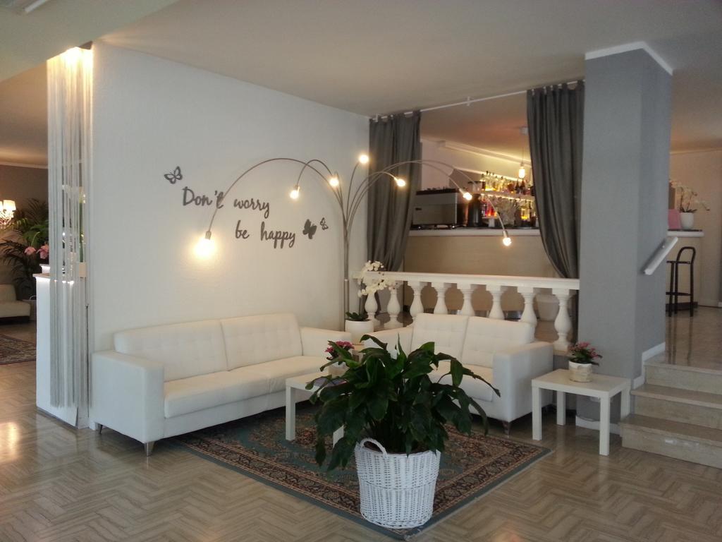 Hotel Monaco - Parcheggio Incluso Min 2 Gg Milano Marittima Exteriér fotografie